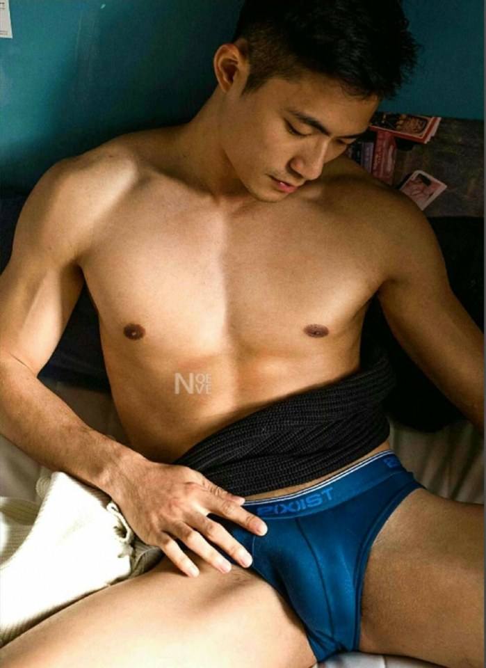 hot male 427 (18+)