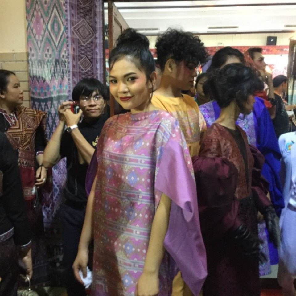 งานวิจิตรแพรวาผืนผ้าแห่งแผ่นดิน