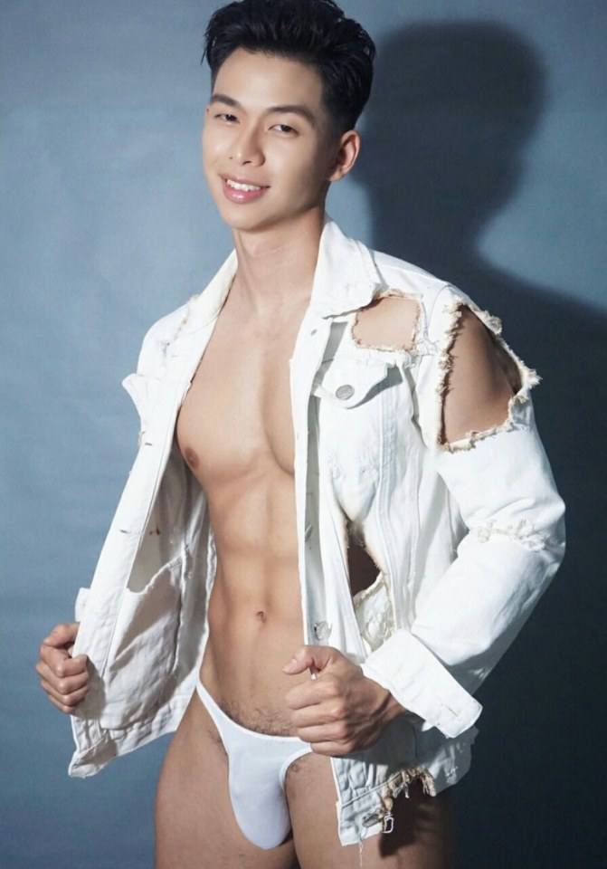 hot male 428 (18+)