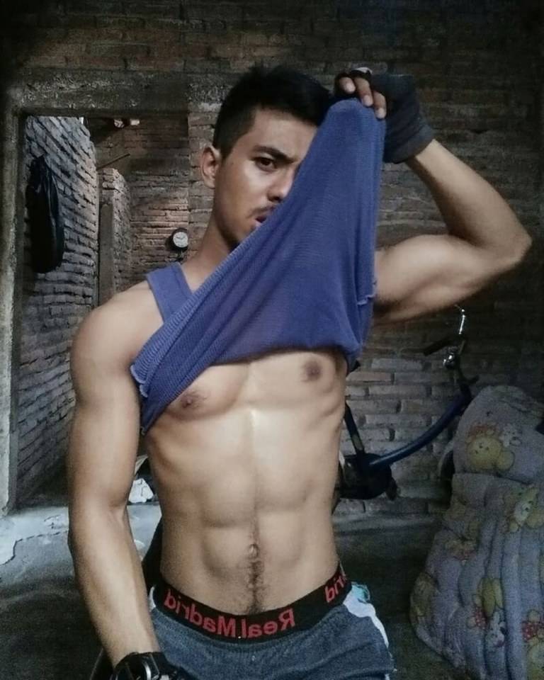 ผช.หลายเข่ง