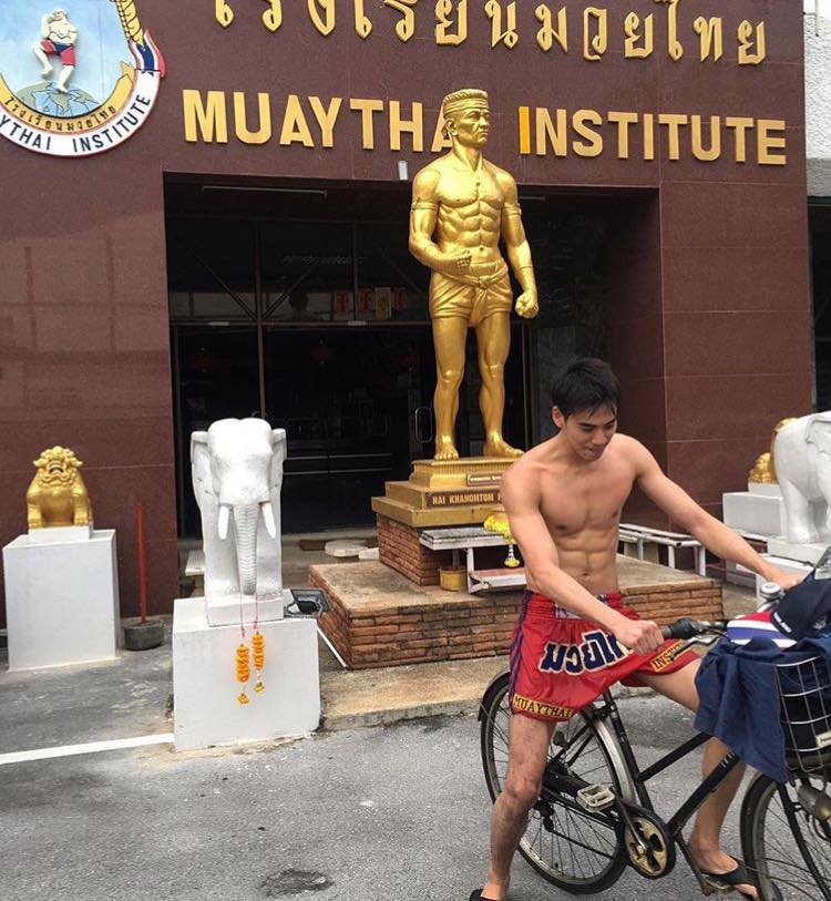 ครูสอนฟันดาบแซ่บเวอร์