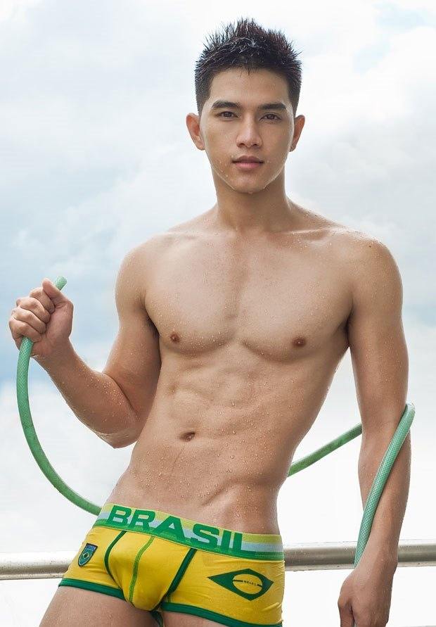 hot male 429 (18+)