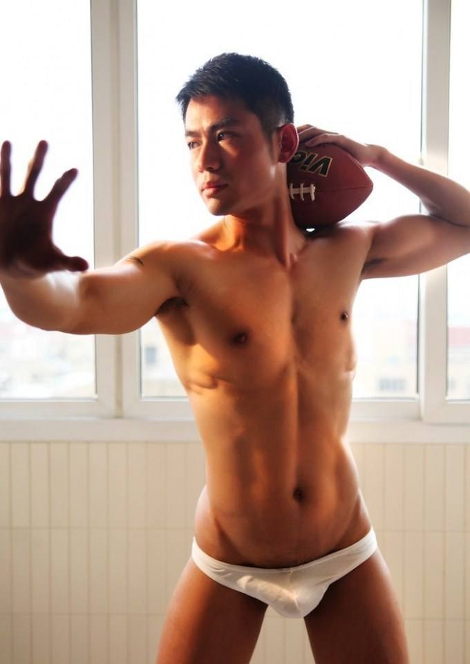 hot male 431 (18+)