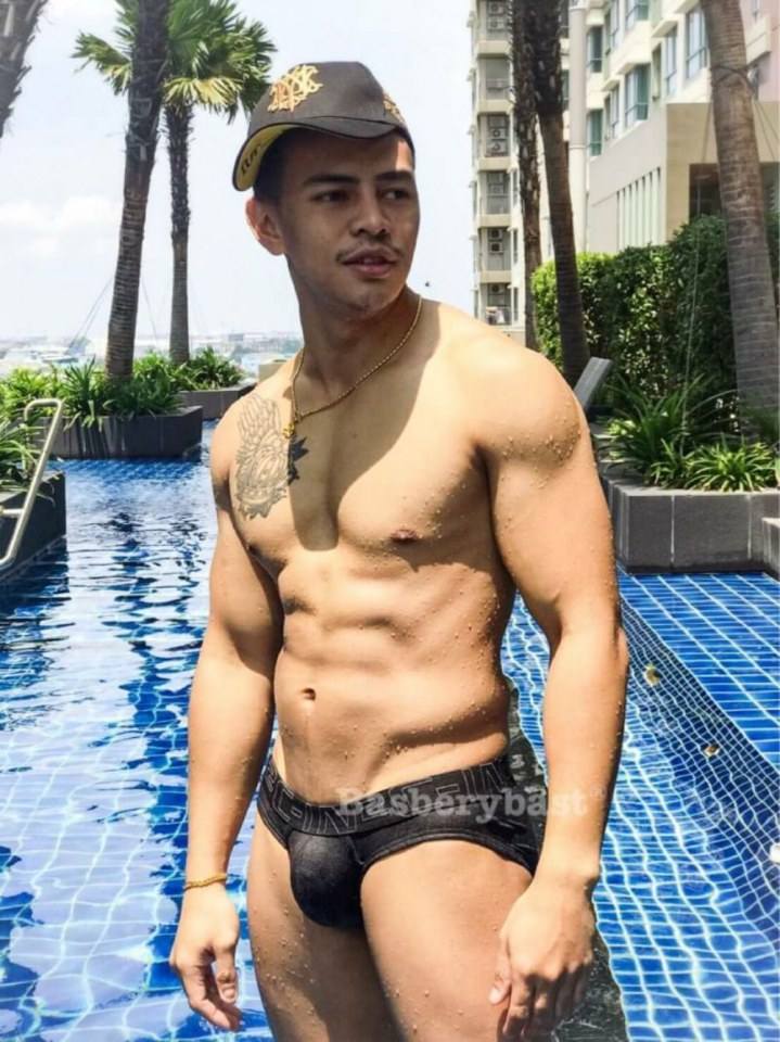 hot male 431 (18+)