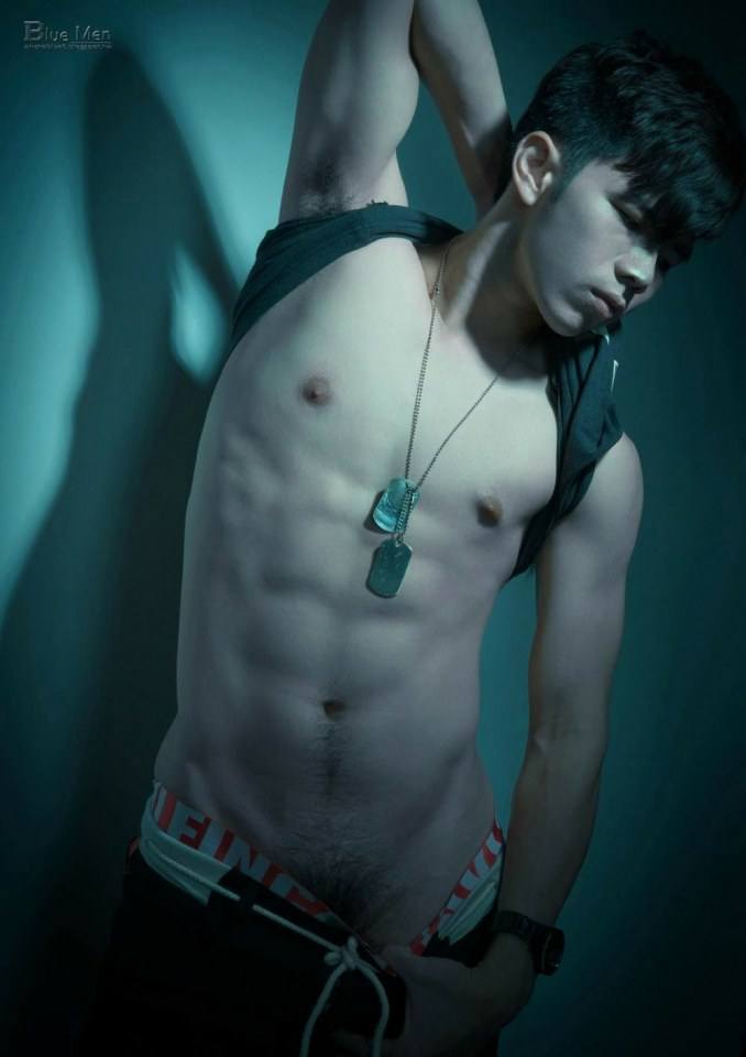 hot male 434 (18+)