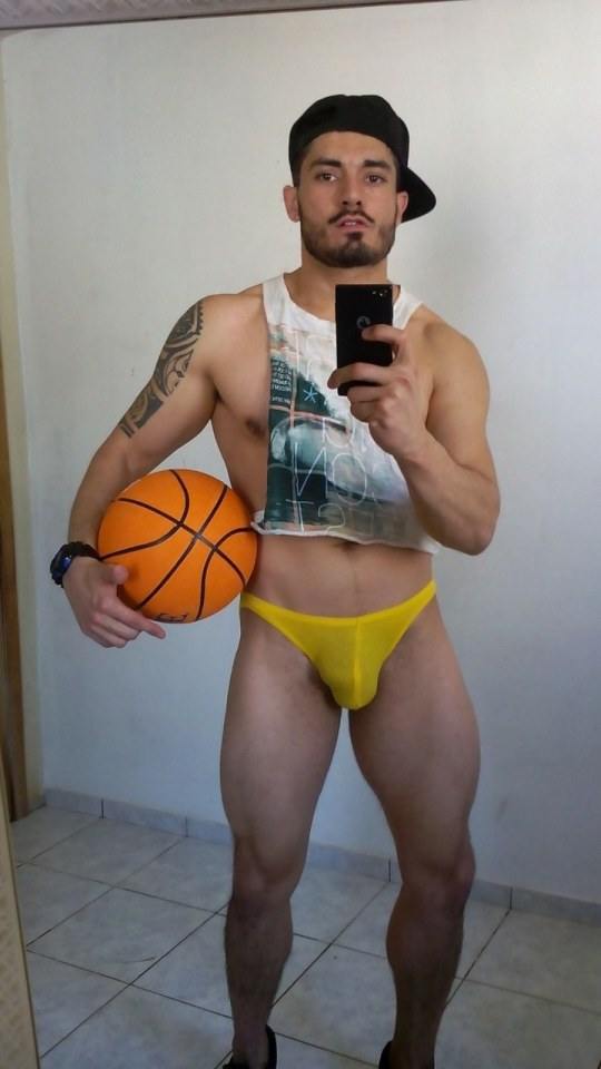 hot male 434 (18+)