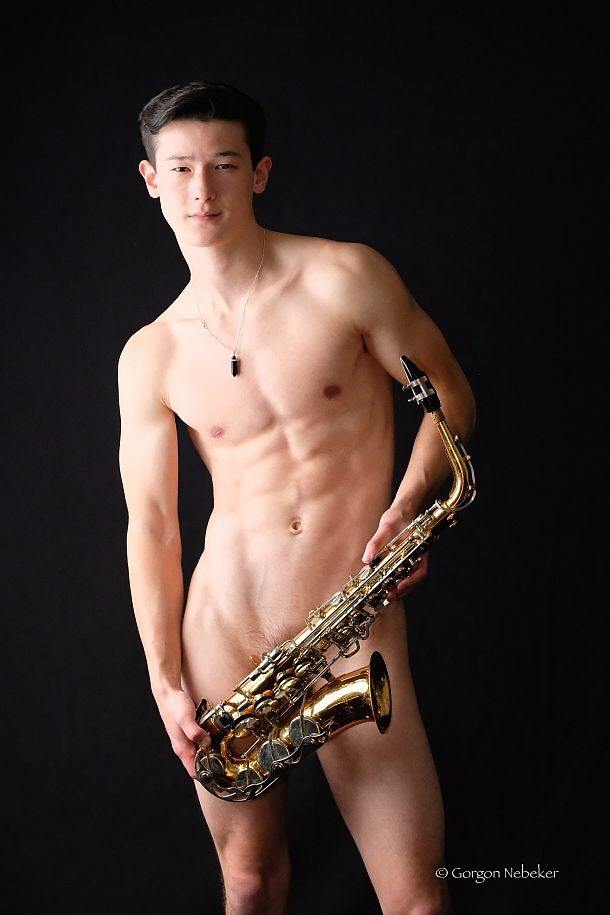 hot male 434 (18+)