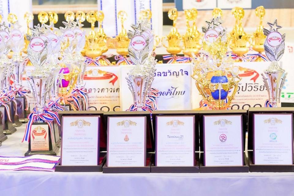 ราตรีผ้าไหม สายใยแห่งรัก คลับ ลิตเติ้ลคิดส์ ไทยแลนด์ สอนการแสดงโคราช