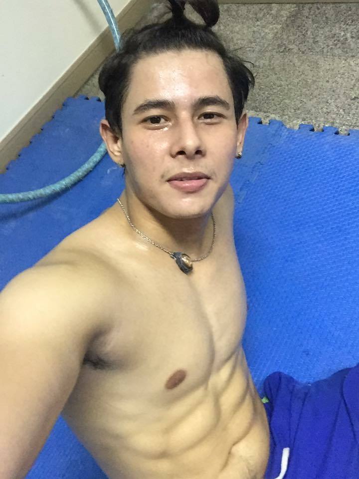 ผู้ชายมัดจุก 2,567