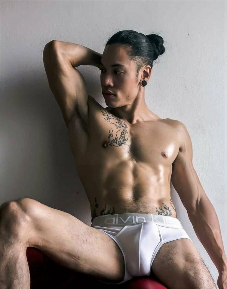 hot male 435 (18+)