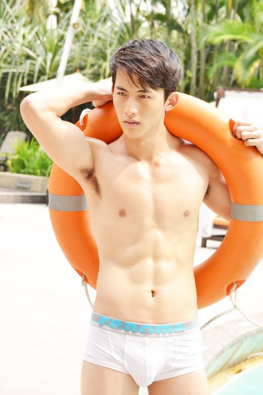 hot male 435 (18+)