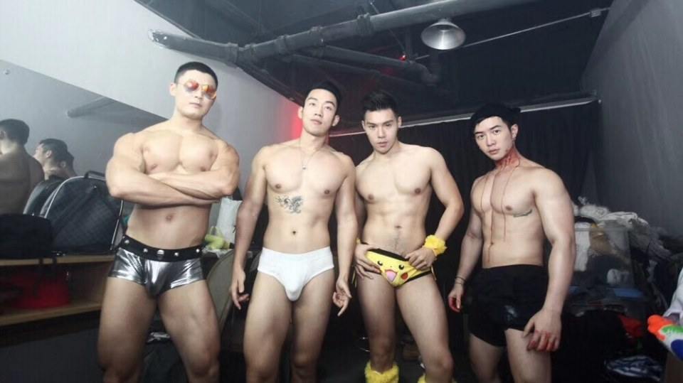 hot male 436 (18+)