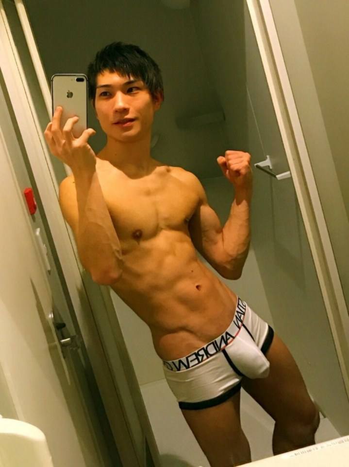 hot male 436 (18+)