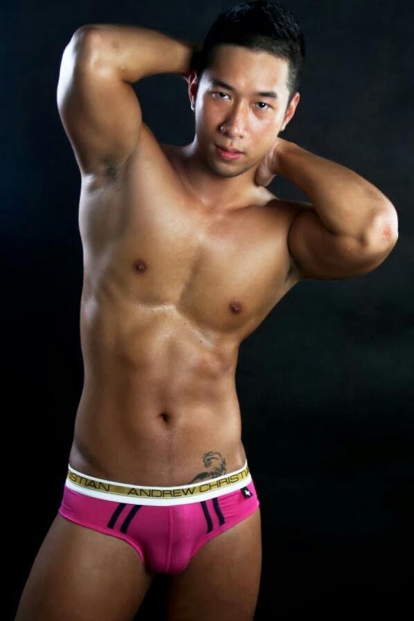 hot male 436 (18+)