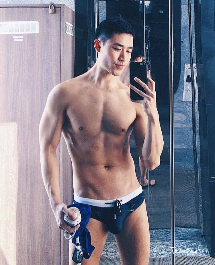 hot male 436 (18+)