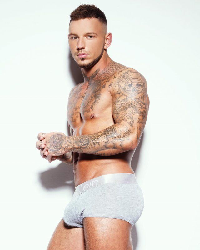 Hot guy in underwear 314