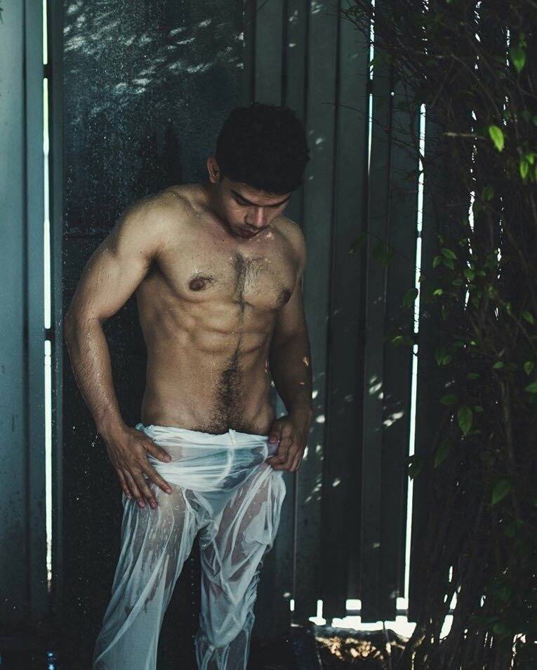 hot male 437 (18+)