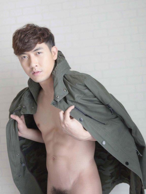 สามีก็จะขาวๆหน่อย
