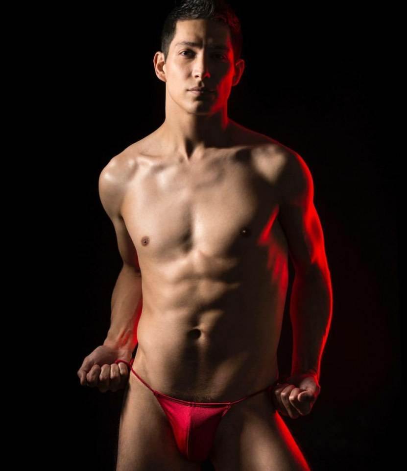 hot male 438 (18+)