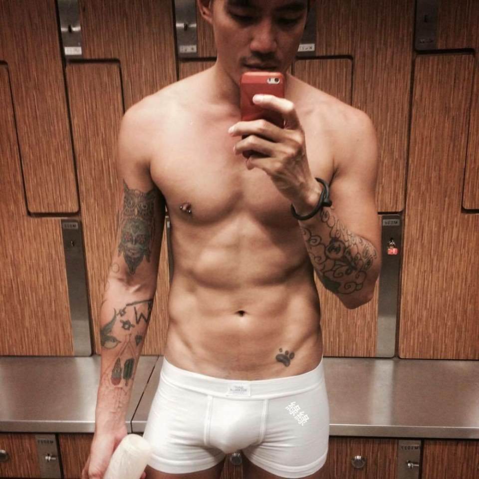 hot male 439 (18+)