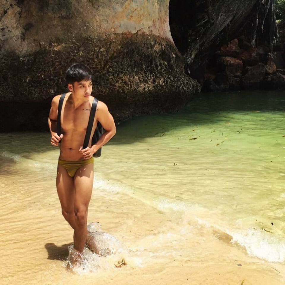 hot male 439 (18+)