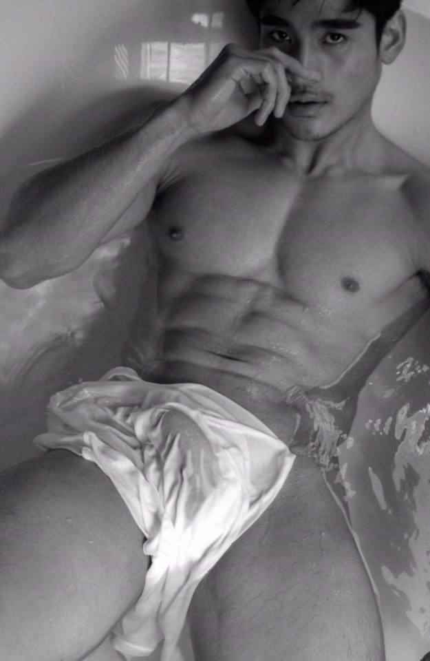 hot male 439 (18+)