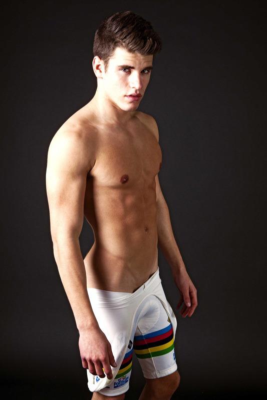 Hot guy in underwear 318