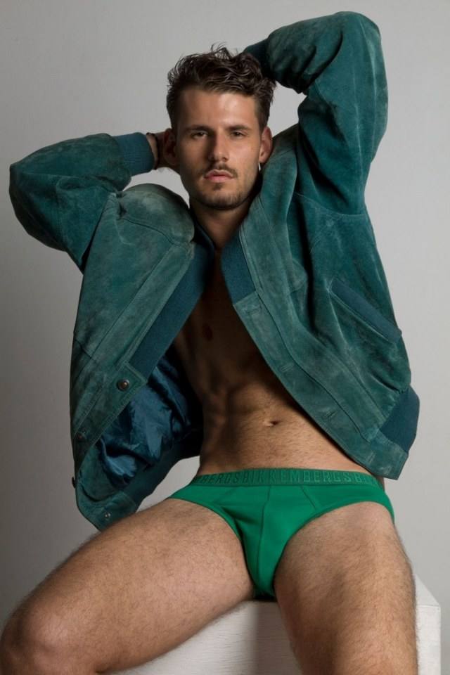 Hot guy in underwear 318