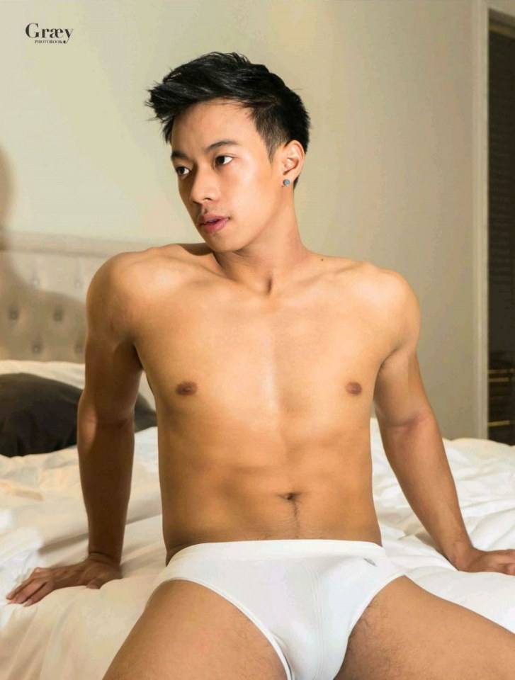 Hot guy in underwear 318