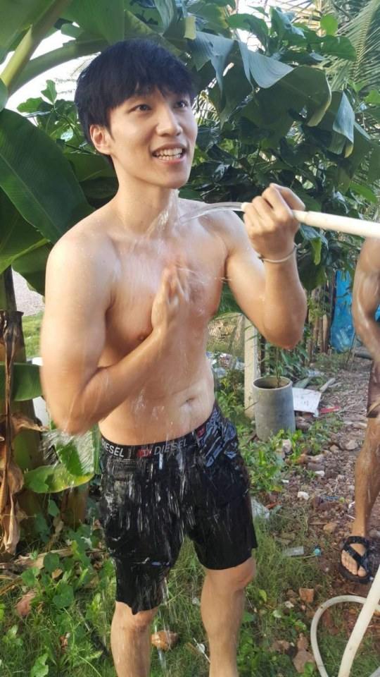 ถูหลังให้ไหม