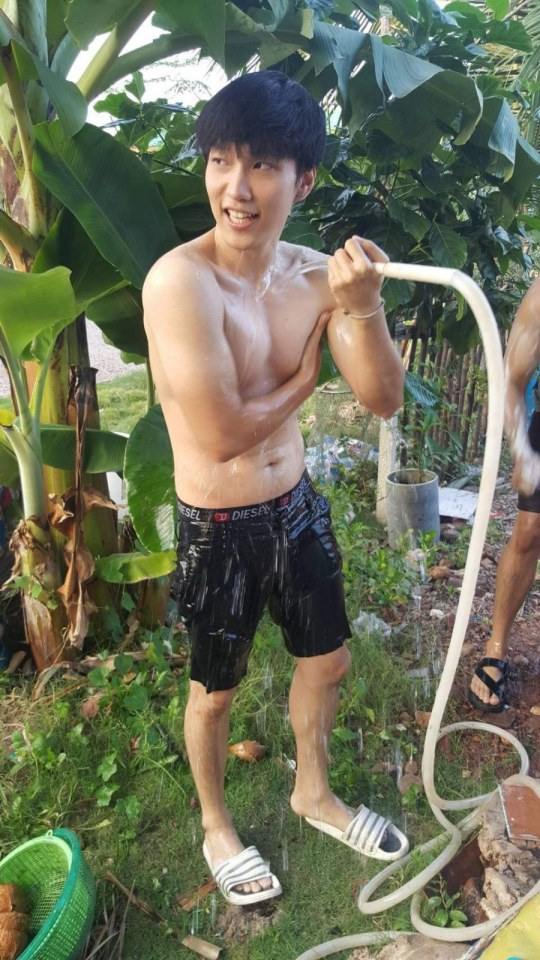 ถูหลังให้ไหม