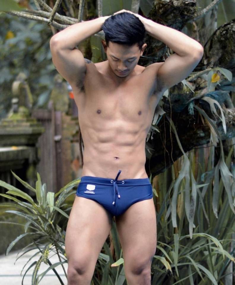 hot male 441 (18+)