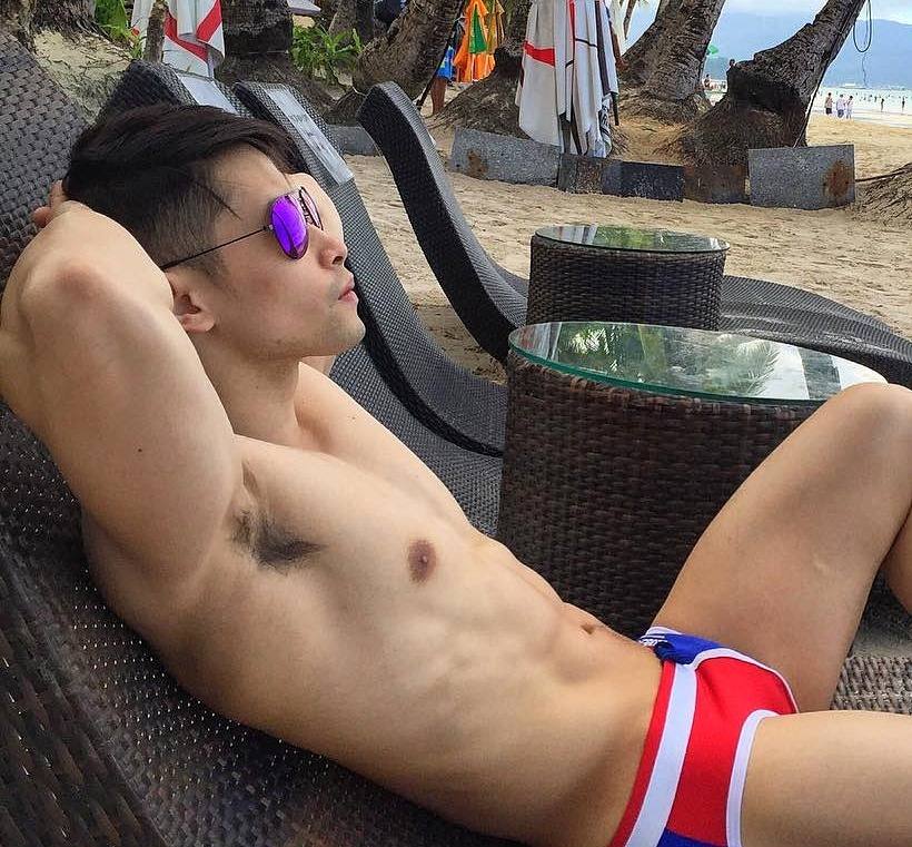 hot male 441 (18+)