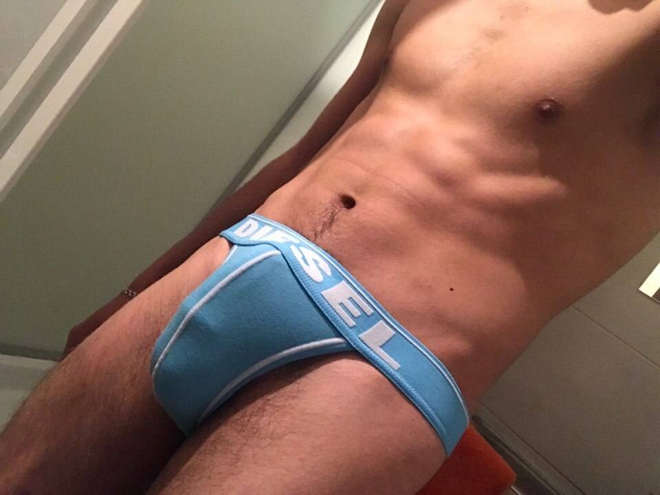 Hot guy in underwear 319