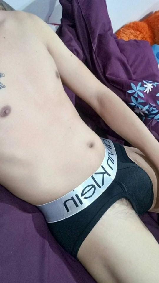 Hot guy in underwear 319