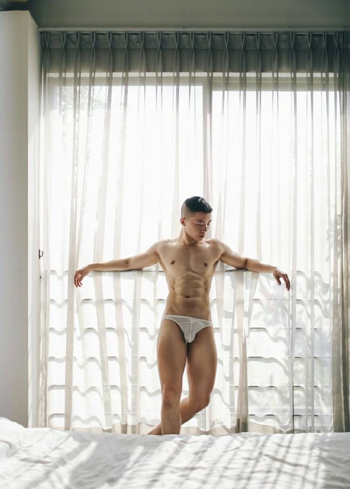 hot male 442 (18+)