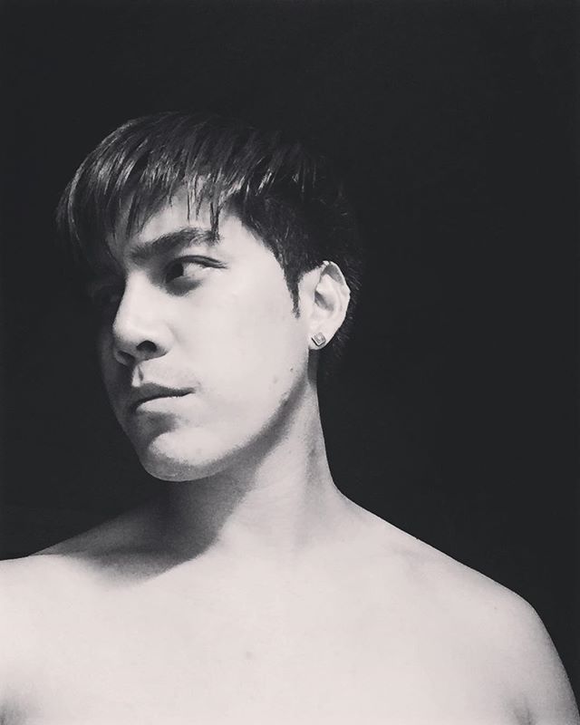 เปิดวาร์ป "เอิร์ธ วิศววิท" ผู้รับบท "หลวงศรียศ" จากละคร "บุพเพสันนิวาส" หล่อ หุ่นดีจริงเชียวเจ้าค่ะ