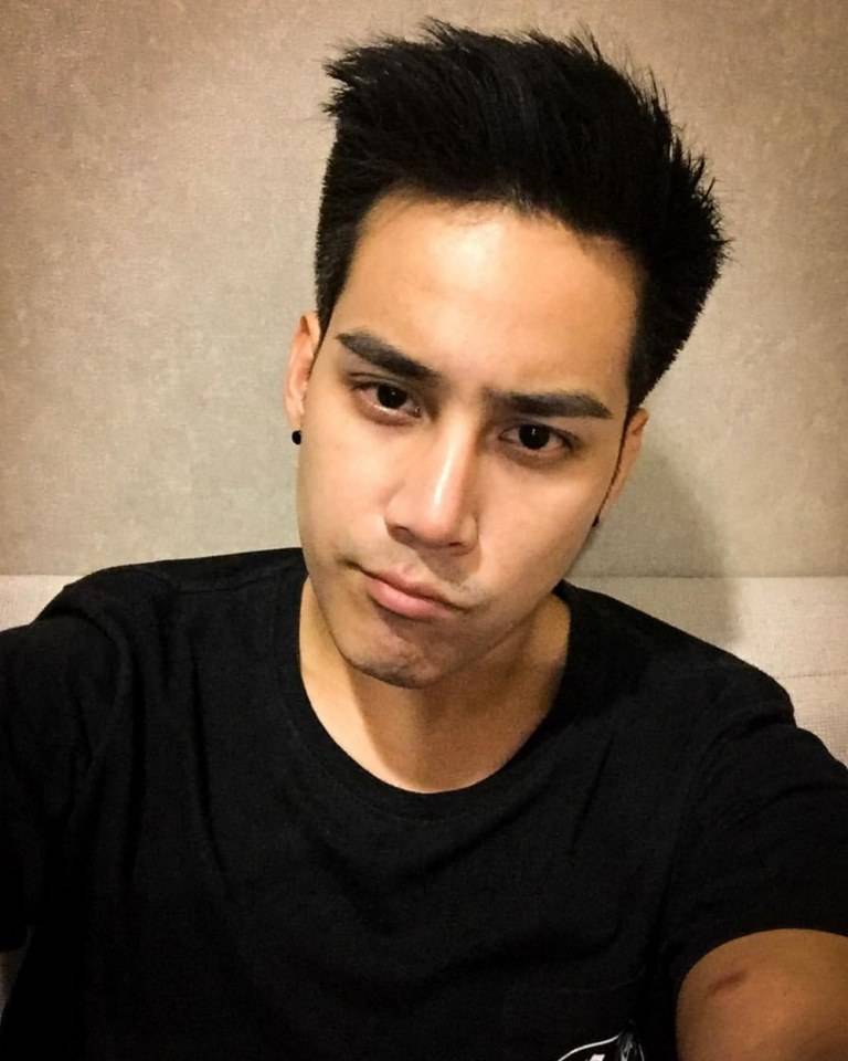 เปิดวาร์ป "เอิร์ธ วิศววิท" ผู้รับบท "หลวงศรียศ" จากละคร "บุพเพสันนิวาส" หล่อ หุ่นดีจริงเชียวเจ้าค่ะ