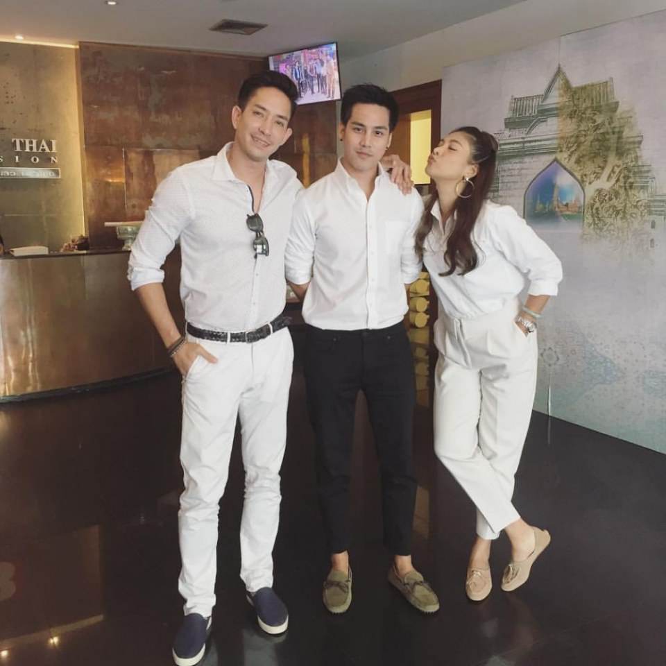 เปิดวาร์ป "เอิร์ธ วิศววิท" ผู้รับบท "หลวงศรียศ" จากละคร "บุพเพสันนิวาส" หล่อ หุ่นดีจริงเชียวเจ้าค่ะ
