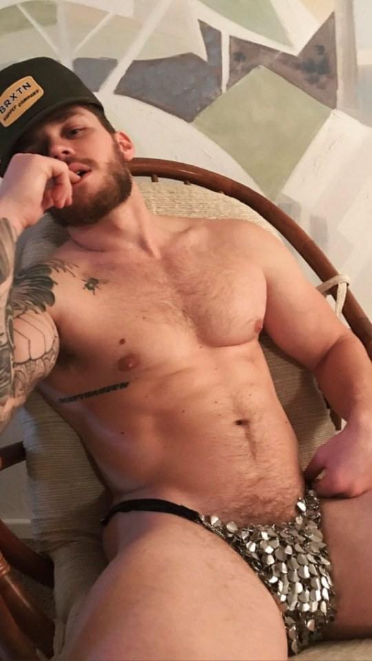 hot male 443 (18+)