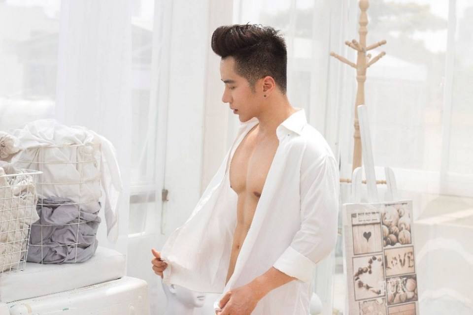 สามีหล่อล่ำ