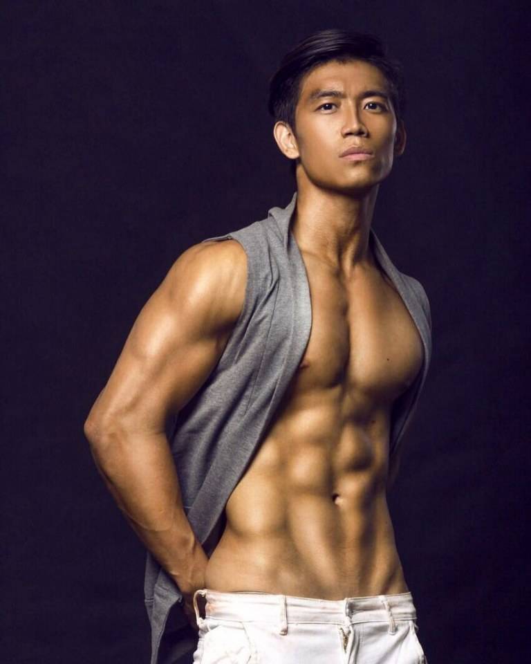 สามีหล่อล่ำ