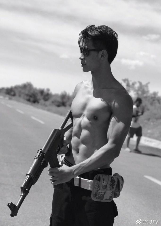 สามีหล่อล่ำ
