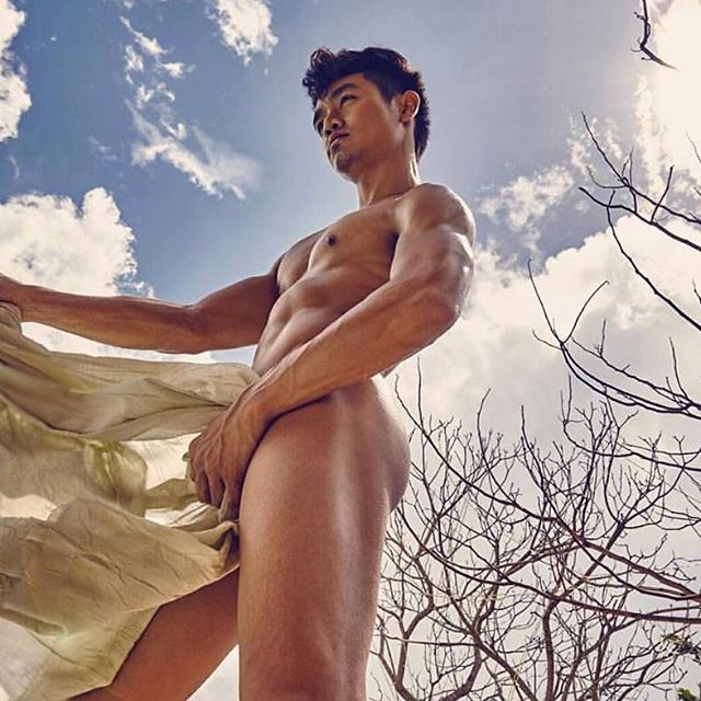 hot male 444 (18+)