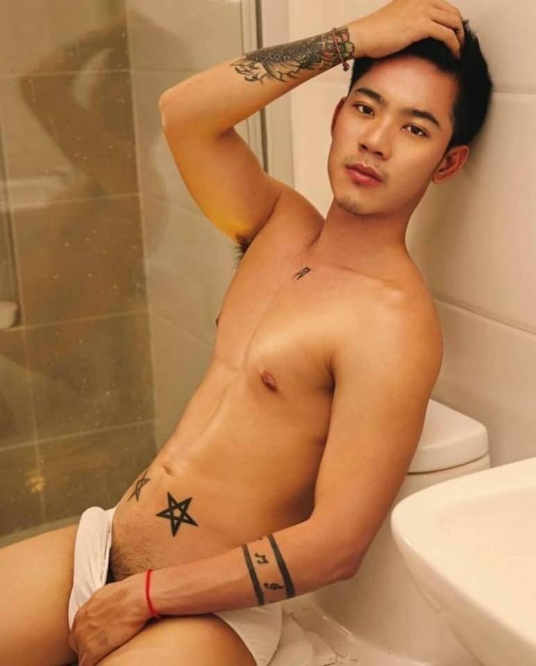 hot male 444 (18+)
