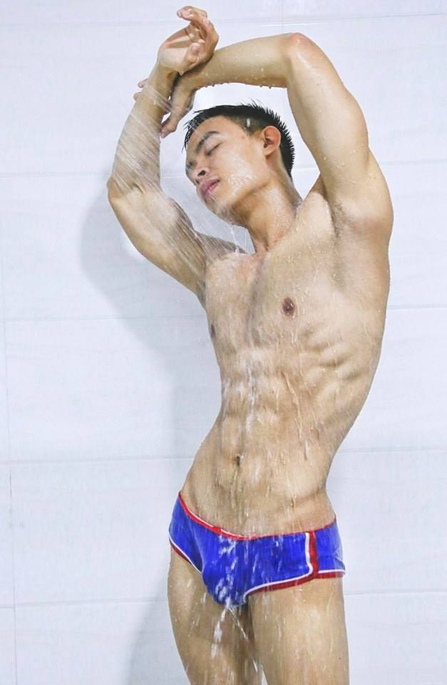 hot male 444 (18+)