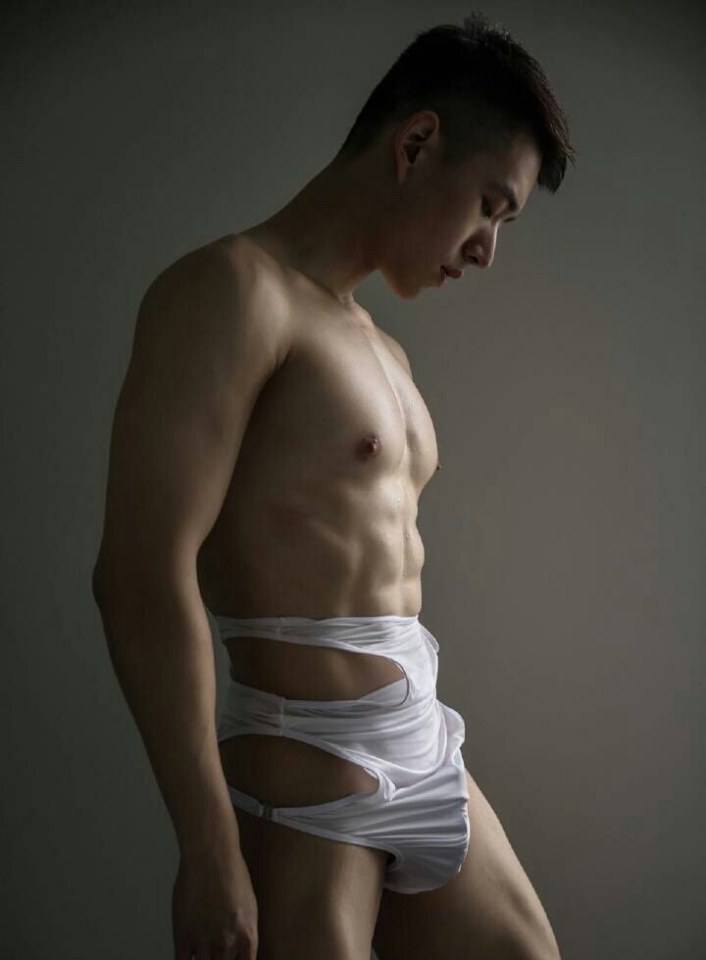 hot male 444 (18+)