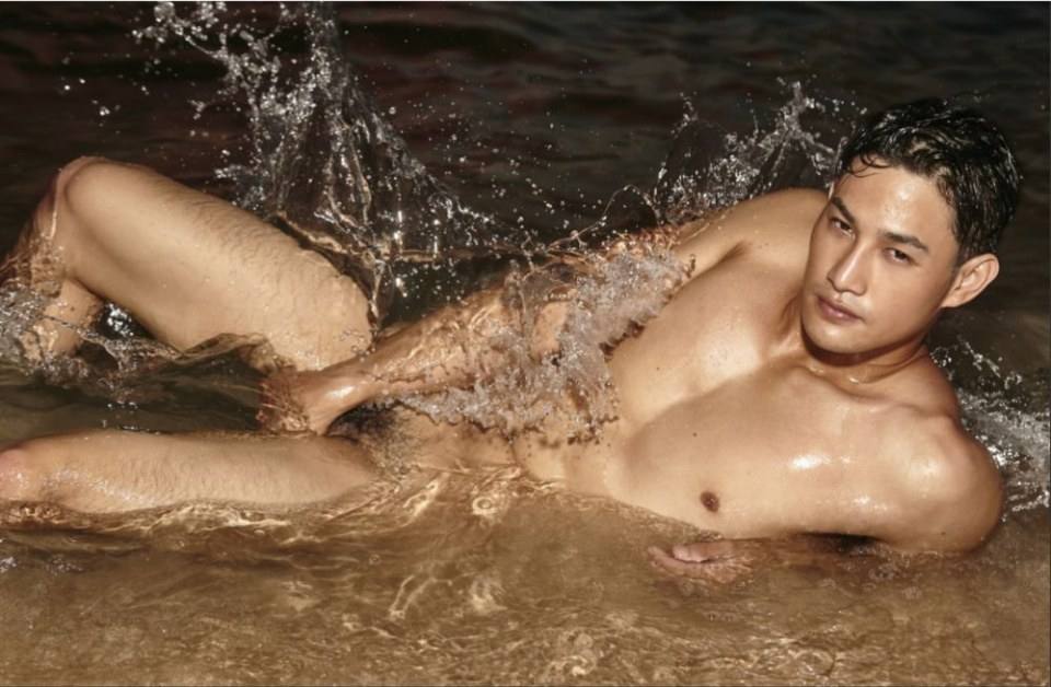 hot male 445 (18+)