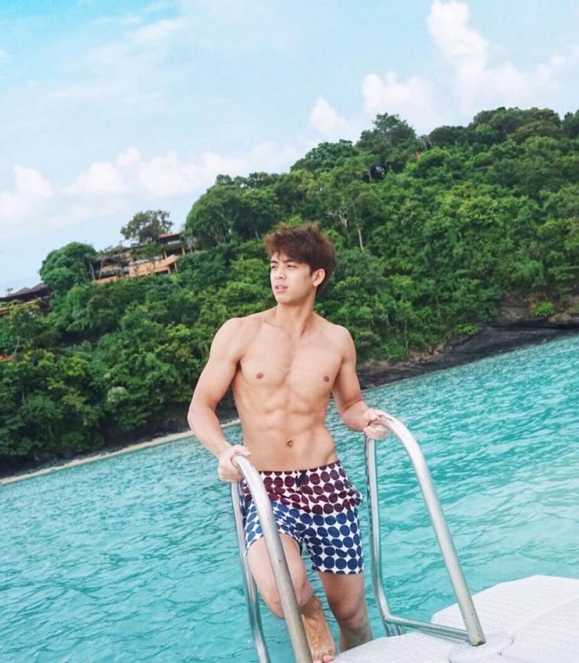 ซ้ายหรือขวา จอช (ig : josswayar) 👱🏻&zwj;♂️ หรือลุค (ig : lukevoyage)