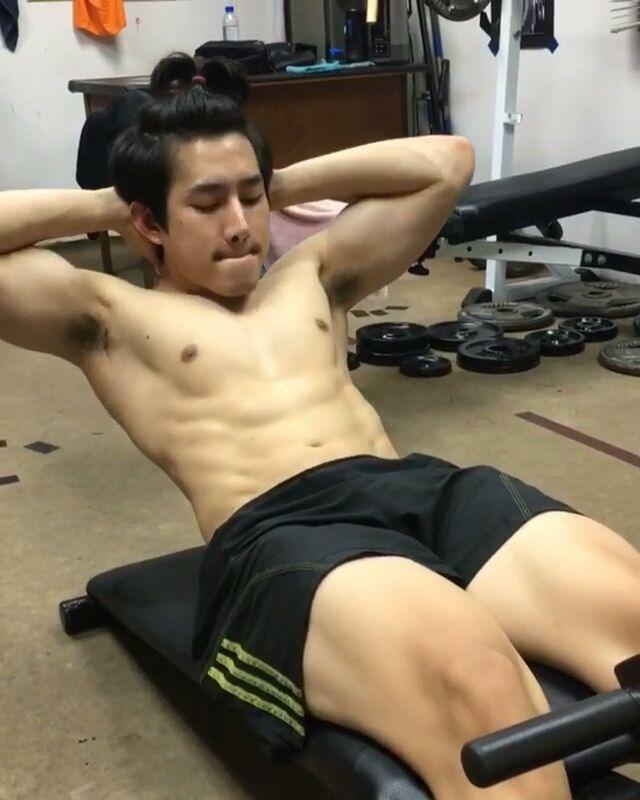 น้องเจมส์นักกีฬาทีมชาติไทยกับลีลาการโชว์ออกกำลังกาย